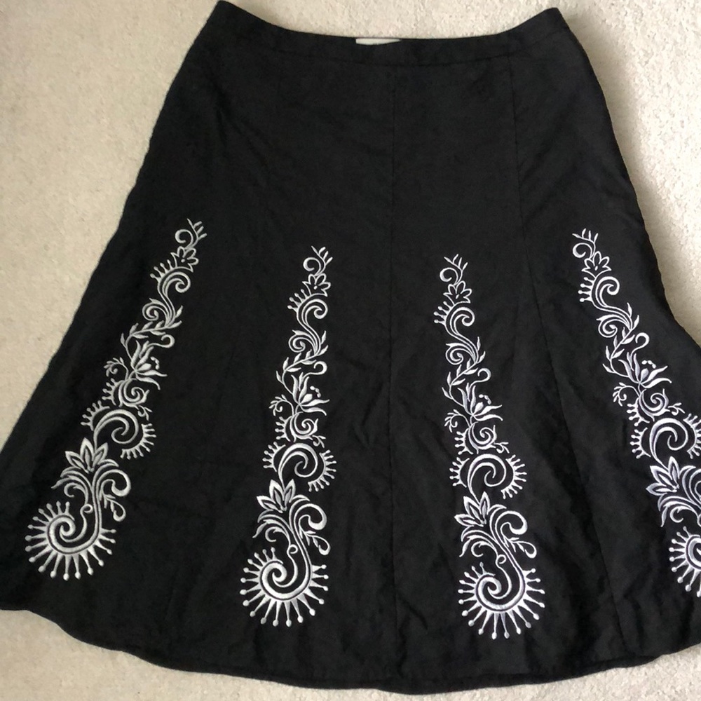 A.T. LOFT Black with White Embroidery Linen Skirt